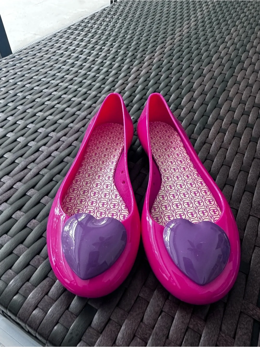 Faux Pink Pas Paris Girl Ballerina Shoes Heart-Accent